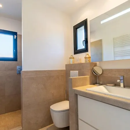 Family House 4 Bedrooms - Close To The Sea * Порто-Веккіо