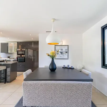 Family House 4 Bedrooms - Close To The Sea Порто-Веккіо